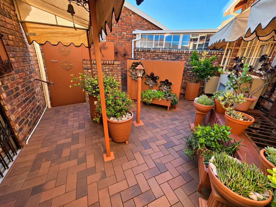 3 Bedroom Property for Sale in Uitsig Free State